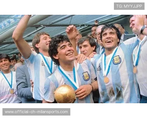 马特乌斯：马拉多纳才是真正的足球之王，足坛巨星马拉多纳